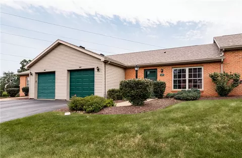 129 Park Crest Ln, Butler, PA 16001