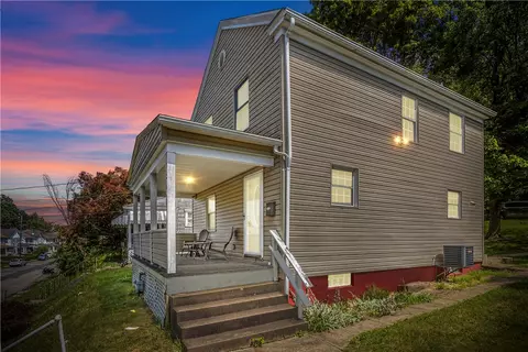 1301 Wade St, Aliquippa, PA 15001