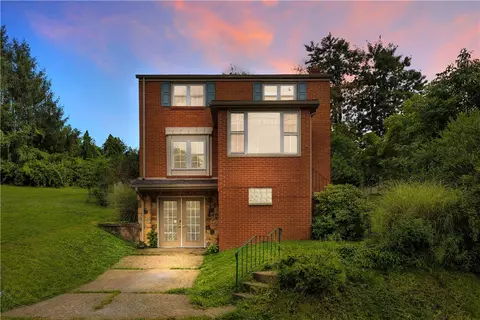401 Lecanto Ave, East Mc Keesport, PA 15035