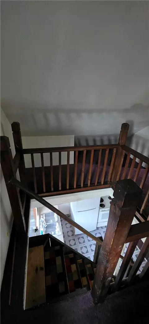 Entry Way - 825 North Ave, Braddock, PA 15104 photo 1 of 2