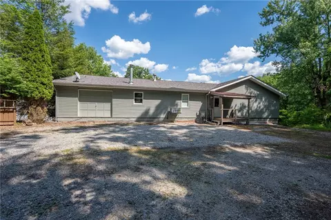 226 Antique Ln, Latrobe, PA 15650