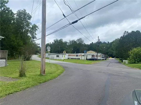 528 W Vincent St, Ligonier, PA 15658