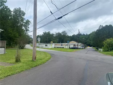 528 W Vincent St, Ligonier, PA 15658