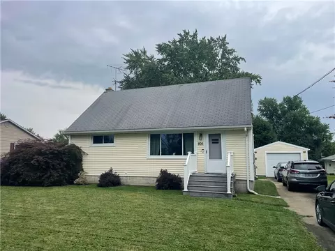 805 S Scotland Ln, New Castle, PA 16101