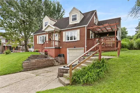 921 Athalia Ave, Monessen, PA 15062