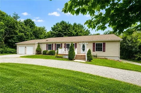 1301 Shenango Rd, Darlington, PA 16115