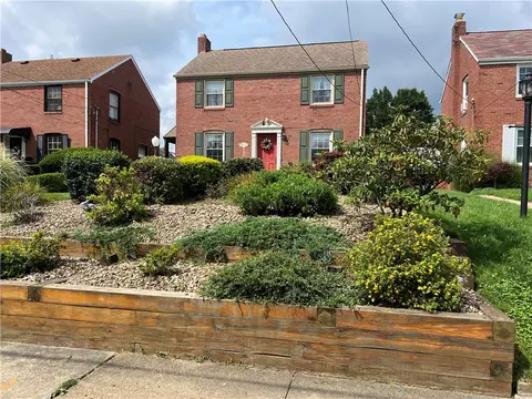 2207 Delaware Ave, New Castle, PA 16105