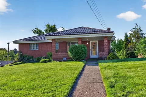 105 Flicker Dr, Mckees Rocks, PA 15136