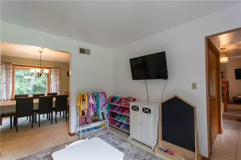 Entry Way - 6026 Forest Dr, Monaca, PA 15061 photo 2 of 4