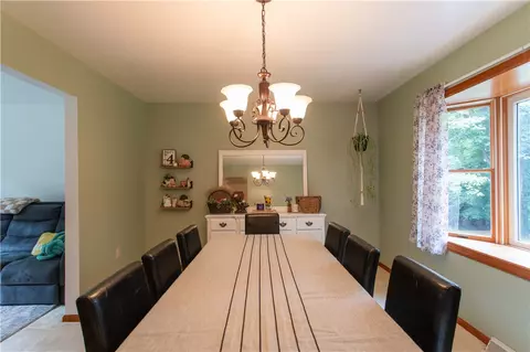 Dining - 6026 Forest Dr, Monaca, PA 15061 photo 2 of 3