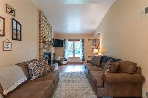 Living - 6026 Forest Dr, Monaca, PA 15061 photo 3 of 5