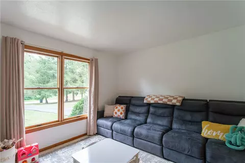Living - 6026 Forest Dr, Monaca, PA 15061 photo 1 of 5