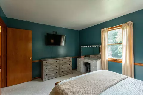 Bedroom - 6026 Forest Dr, Monaca, PA 15061 photo 2 of 7