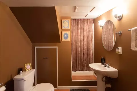 Bath - 6026 Forest Dr, Monaca, PA 15061 photo 3 of 3
