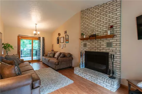 Living - 6026 Forest Dr, Monaca, PA 15061 photo 4 of 5