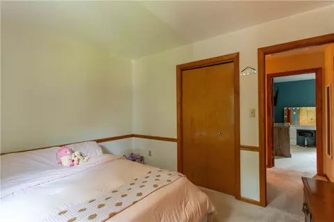 Bedroom - 6026 Forest Dr, Monaca, PA 15061 photo 6 of 7