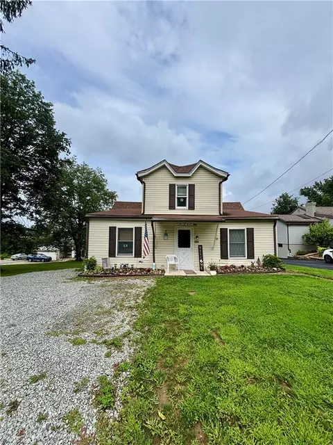 354 1st St, Irwin, PA 15642
