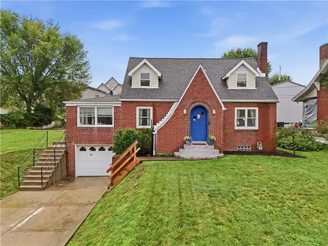 210 N Haft St, Houston, PA 15342