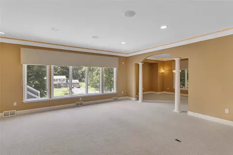 Living - 9731 Harmony Dr, Pittsburgh, PA 15237 photo 2 of 4