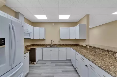 Kitchen - 9731 Harmony Dr, Pittsburgh, PA 15237 photo 5 of 5