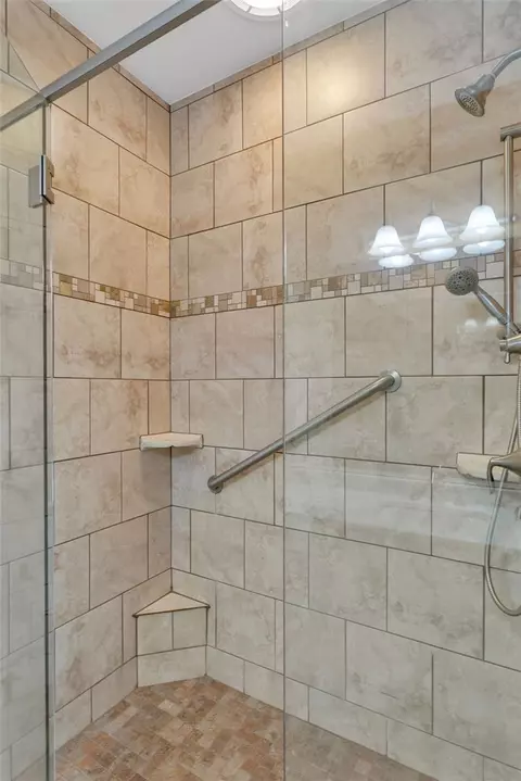 Bath - 9731 Harmony Dr, Pittsburgh, PA 15237 photo 2 of 6