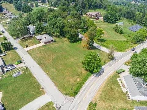 2 Fritchman Dr, Jeannette, PA 15644