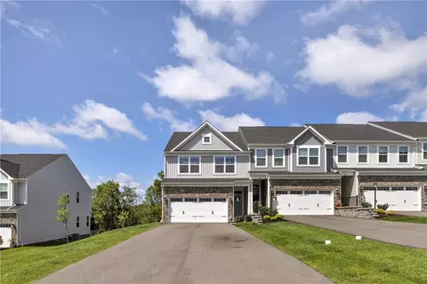 7001 Wellington Ct, Jeanette, PA 15644