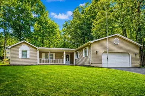 436 Forest Ridge Rd, Indiana, PA 15701