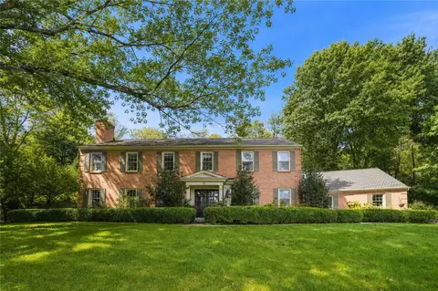 15 Old Timber Trl, Pittsburgh, PA 15238