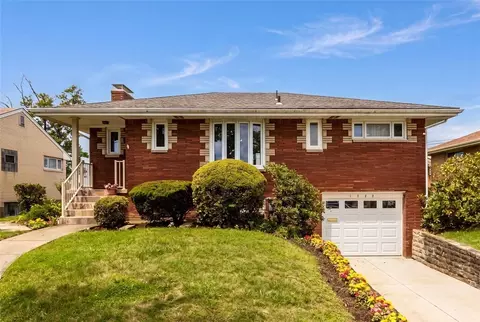 1722 Worcester Dr, Pittsburgh, PA 15243