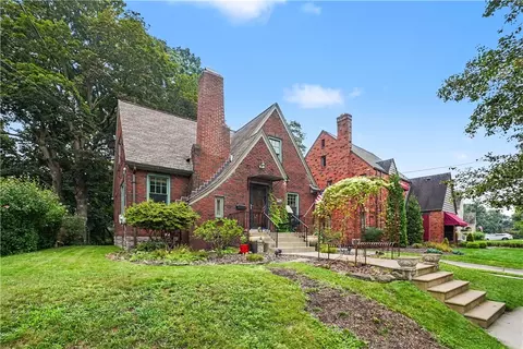 726 Harden Dr, Pittsburgh, PA 15229