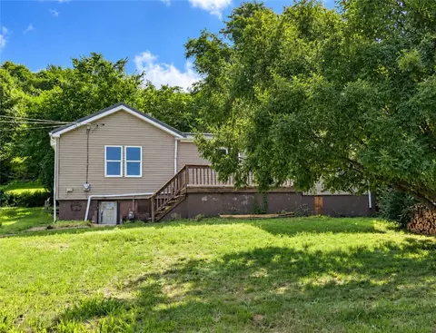 1618 Beaver Rd, Ambridge, PA 15003