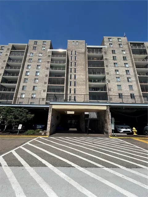 2160 Greentree Rd #400W, Pittsburgh, PA 15220