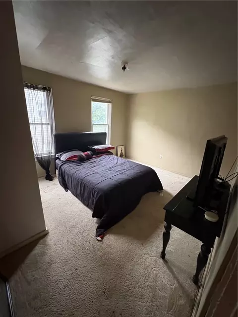 Bedroom - 907 Walnut St, Braddock, PA 15104 photo 2 of 7