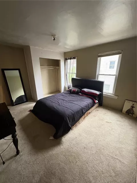Bedroom - 907 Walnut St, Braddock, PA 15104 photo 1 of 7
