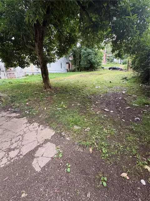 Exterior - 907 Walnut St, Braddock, PA 15104 photo 5 of 12
