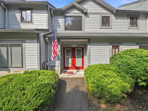1308 Westridge Dr, Hidden Valley, PA 15502