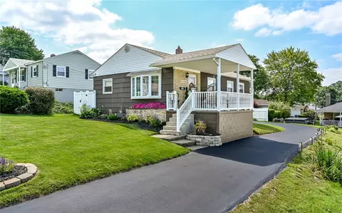 717 June Lee St, Ellwood City, PA 16117