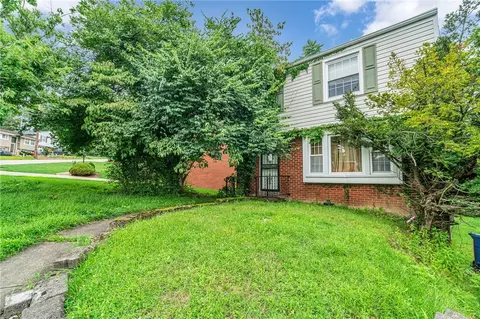117 Colonial Village Dr, Pittsburgh, PA 15235