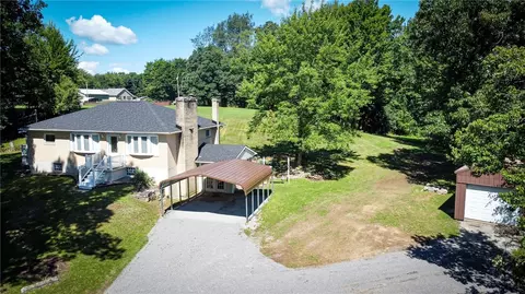 552 Queenstown Rd, Karns City, PA 16041