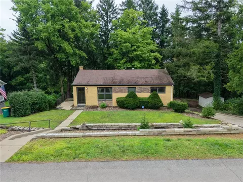 77 Bellview Cir, Mckees Rocks, PA 15136