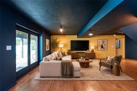 Other - 328 Comstock Dr, Irwin, PA 15642 photo 5 of 6
