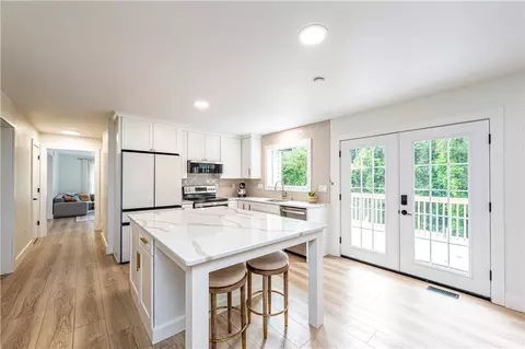 Kitchen - 328 Comstock Dr, Irwin, PA 15642 photo 1 of 4