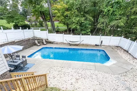 Exterior - 328 Comstock Dr, Irwin, PA 15642 photo 2 of 6