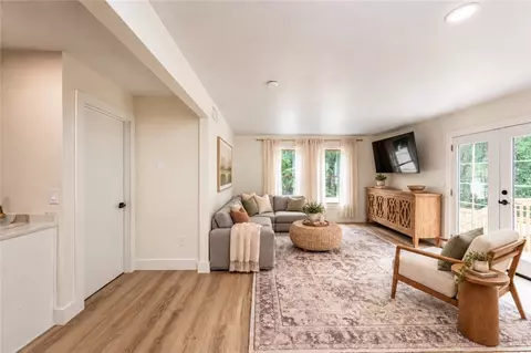 Other - 328 Comstock Dr, Irwin, PA 15642 photo 2 of 6