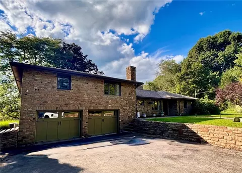 314 Redcut Lodge Rd, Latrobe, PA 15650