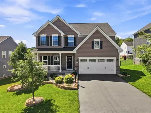 1239 Trailside Dr, Oakdale, PA 15071