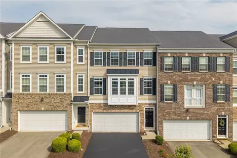 6 Remington Dr, Washington, PA 15301
