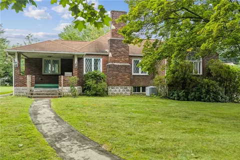 8554 Peebles Rd, Pittsburgh, PA 15237