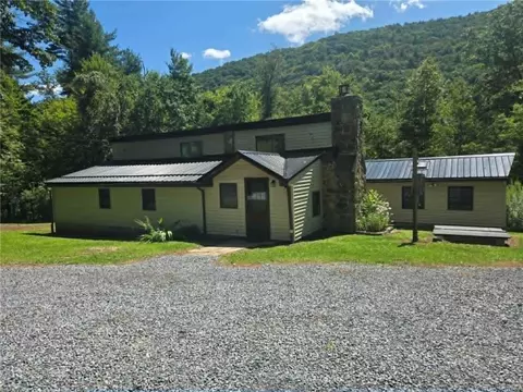 13368 Route 555, Benezette, PA 15821